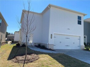 4402 Grosbeak Dr in Hoschton, GA - Building Photo - Building Photo