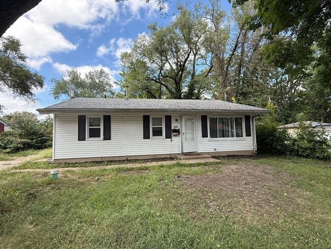 property at 1005 S 24th St