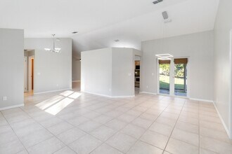 9368 Woodbreeze Blvd in Windermere, FL - Building Photo - Building Photo