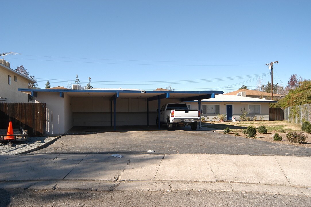 733 E Brockton Ave in Redlands, CA - Building Photo