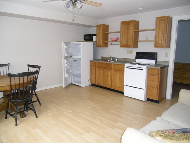 9506 Sand Ridge Rd in Millfield, OH - Building Photo - Building Photo