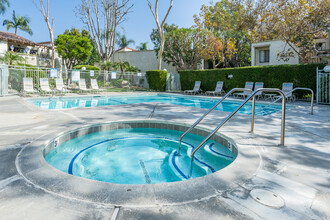 Stone Creek Apartments in Anaheim, CA - Building Photo - Building Photo