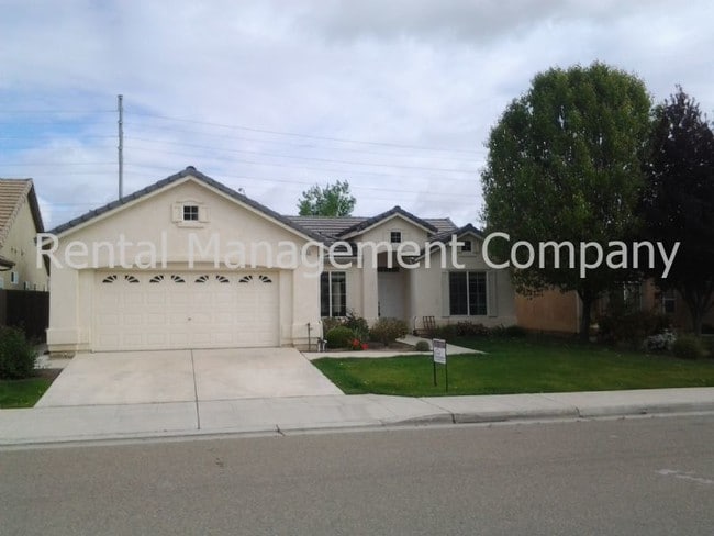 property at 1136 E Carnoustie Ave