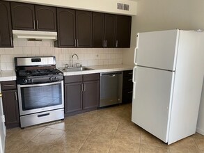 44700 Las Palmas Ave in Palm Desert, CA - Building Photo - Building Photo