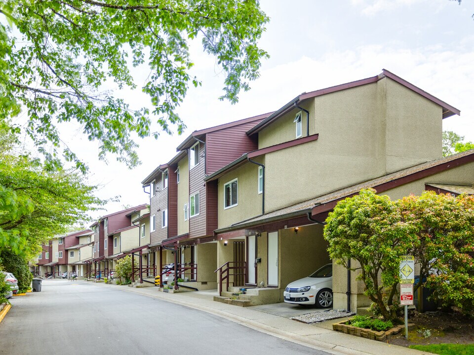 Richview Gardens in Vancouver, BC - Building Photo