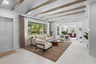 2330 Lake Ave in West Palm Beach, FL - Building Photo - Building Photo