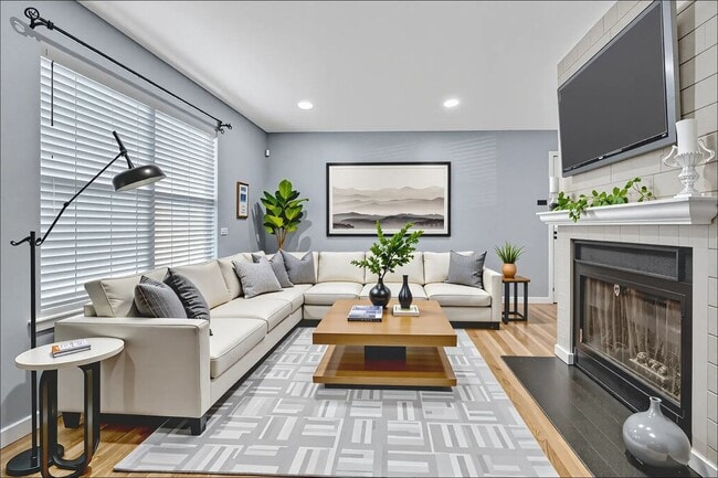 property at 1303 Wellington Pl