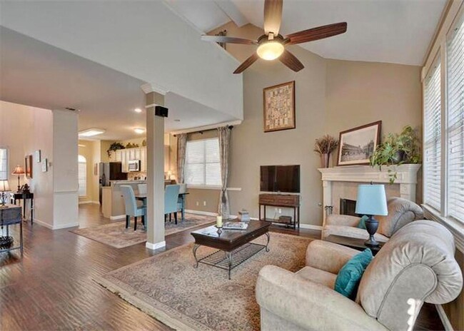 7601 Shadowridge Run in Austin, TX - Building Photo - Building Photo