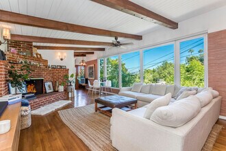 2385 Sunset Heights Dr in Los Angeles, CA - Building Photo - Building Photo