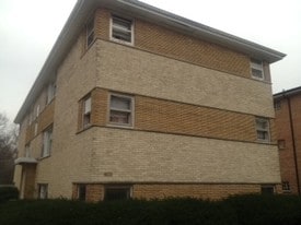 2062 W 135th Pl in Blue Island, IL - Building Photo