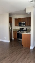 14002 Doty Ave, Unit 108 in Hawthorne, CA - Building Photo - Building Photo