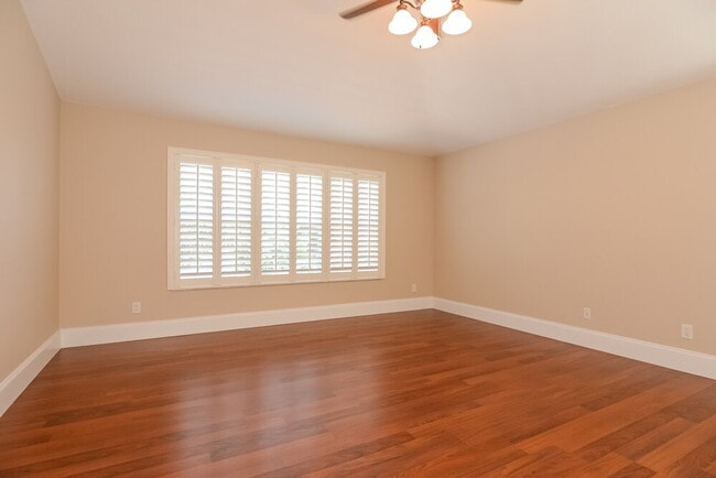 18863 Maisons Dr in Lutz, FL - Building Photo - Building Photo