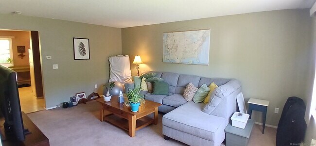 84 Caesar Dr in Bristol, CT - Building Photo - Building Photo