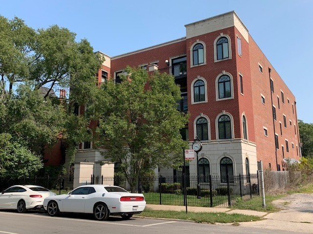 property at 4043 S Drexel Blvd