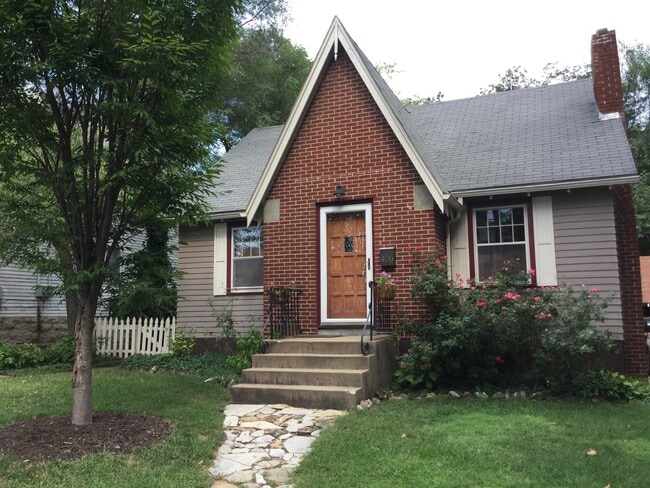 property at 406 N 8th St