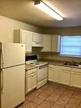 2435 Elm Park Dr in Baton Rouge, LA - Building Photo - Building Photo