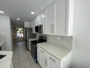 2265 NW 170th Ave in Pembroke Pines, FL - Building Photo - Building Photo