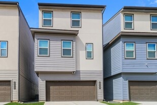 18412 Idyllic Aly in Shenandoah, TX - Building Photo