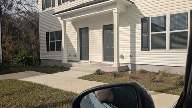 1966 Green Castle Ln in Tallahassee, FL - Foto de edificio - Building Photo
