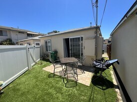 1948 Reed Ave in San Diego, CA - Building Photo