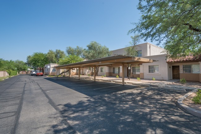 3533 E Glenn St in Tucson, AZ - Foto de edificio - Building Photo