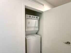 1531 NW 1st Ct, Unit B9 in Miami, FL - Building Photo - Building Photo