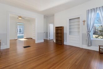 128 Woburn St in Reading, MA - Building Photo - Building Photo