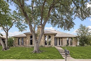 2205 Timberwood in Carrollton, TX - Building Photo