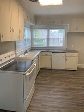 301 S Oak St in Greenville, NC - Foto de edificio - Building Photo