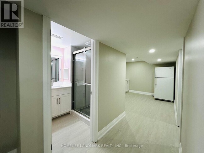 38 Howarth Ave in Toronto, ON - Building Photo - Building Photo