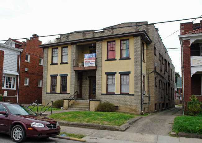 1607 Quarrier St in Charleston, WV - Foto de edificio - Building Photo