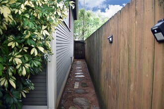 1115 Robbie St in Houston, TX - Building Photo - Building Photo
