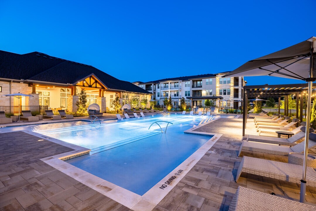 Allora Kinder Ranch in San Antonio, TX - Foto de edificio