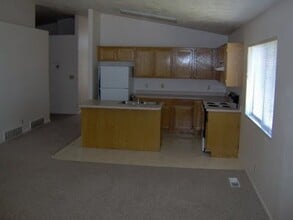 3182 Truman Dr in Santa Clara, UT - Building Photo - Building Photo