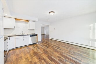 20 Oak St in North Providence, RI - Building Photo - Building Photo