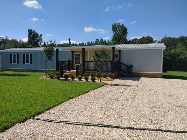 19057 R L Oalmann Dr in Covington, LA - Building Photo - Building Photo
