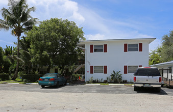 806 NE 16th Pl in Fort Lauderdale, FL - Building Photo - Building Photo