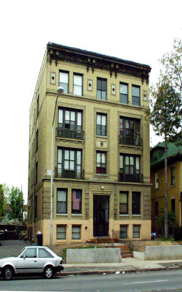 326-328 Park Ave in Newark, NJ - Foto de edificio - Building Photo