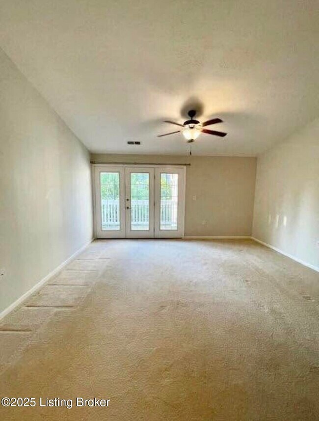 6401 Cameron Ln in Crestwood, KY - Foto de edificio - Building Photo