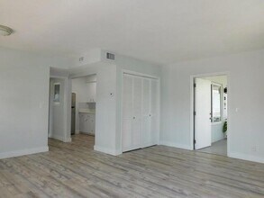 15 S Palmway in Lake Worth Beach, FL - Building Photo - Building Photo