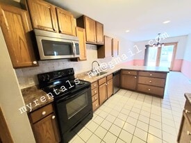 8309 14th Ave in Kenosha, WI - Building Photo