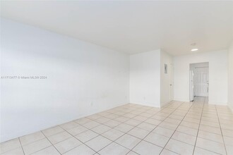 6921 Rue Vendome in Miami Beach, FL - Building Photo - Building Photo