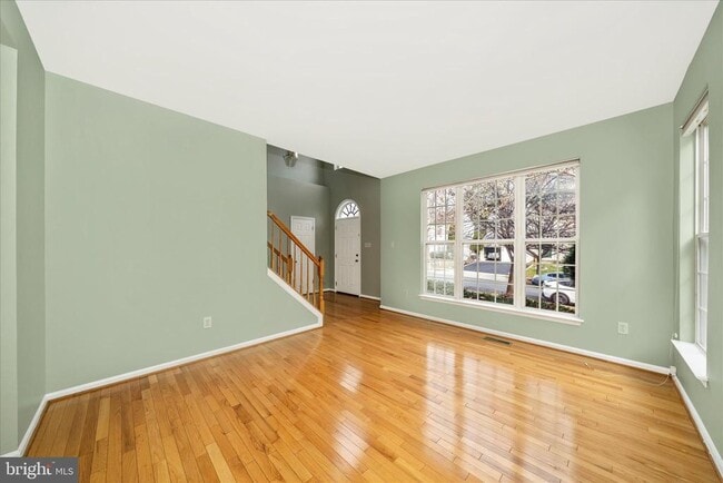 19316 Moon Ridge Dr in Germantown, MD - Building Photo - Building Photo