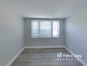 405 Greenlow Rd in Catonsville, MD - Foto de edificio - Building Photo