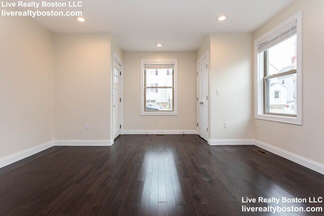 478 Fulton St in Medford, MA - Building Photo - Building Photo