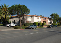 Del Prado Apartments in San Ysidro, CA - Foto de edificio - Building Photo