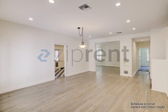 1904 Fox Hills Dr in Los Angeles, CA - Building Photo - Building Photo