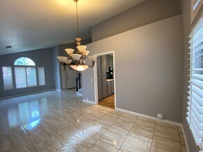 5809 Laguna Quail Way in Elk Grove, CA - Building Photo - Building Photo