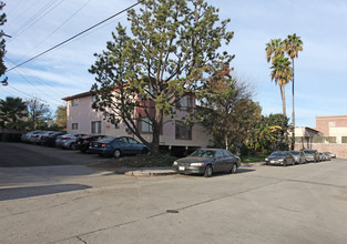 2640 St George St in Los Angeles, CA - Foto de edificio - Building Photo