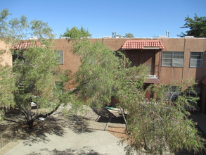 Zodiac Apartments in Albuquerque, NM - Foto de edificio - Building Photo